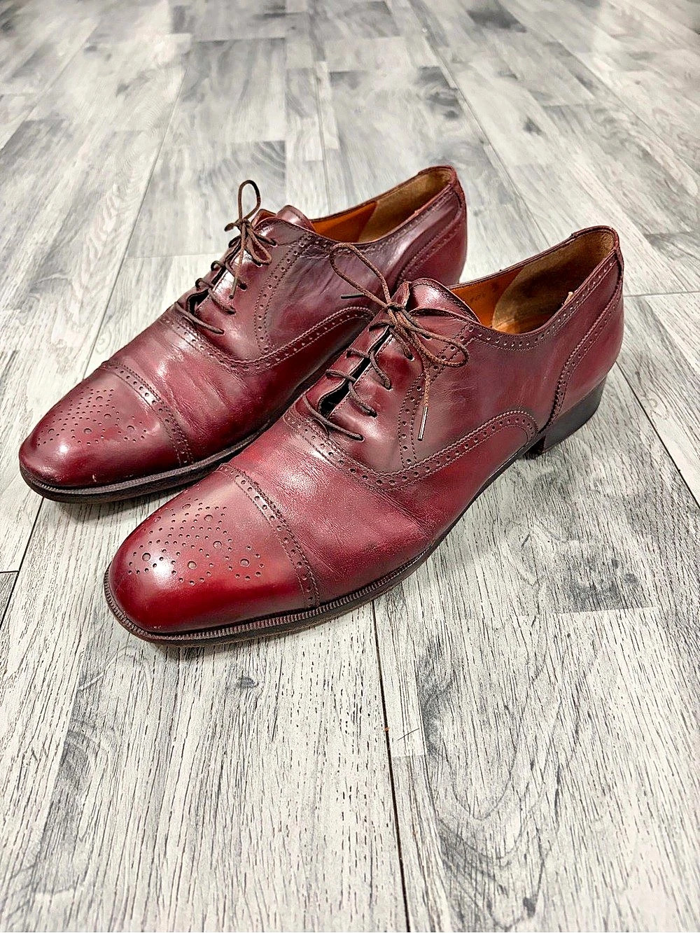 Salvatore Ferragamo Cap Toe Oxfords in Burgundy US 10.5